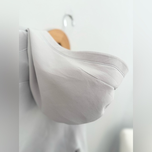 Lululemon AirWrap Pullover Hoodie | Size 8 - Picture 5 of 16